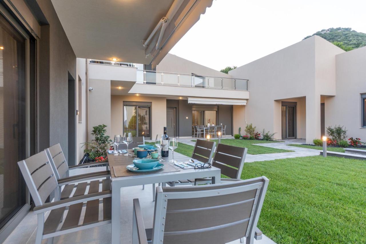 3 Doors Villas Nea Iraklitsa Extérieur photo